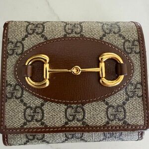 Gucci Horsebit Brown Leather Supreme Logo compact Wallet with Gold HW dustbag